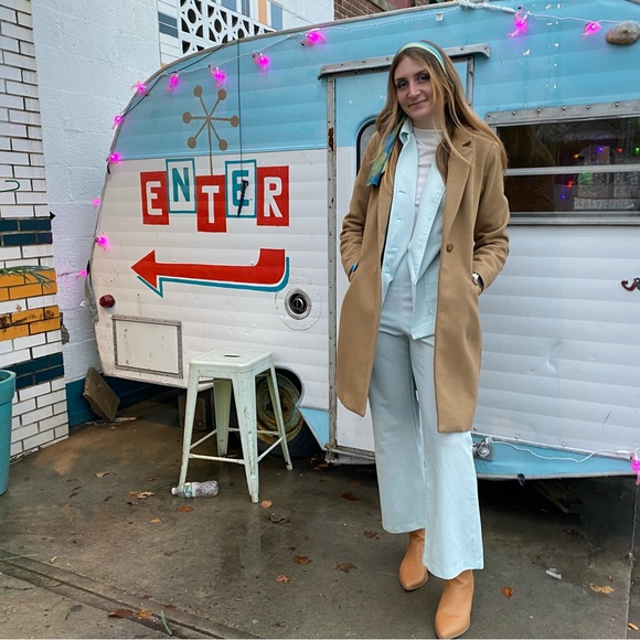 Meet your Posher, Amber - Picture 4 of 4